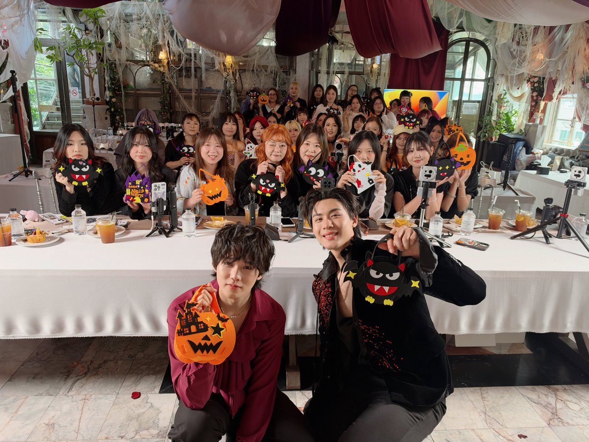 ArtistAplan's tweet photo. 💜🩵 ขอบคุณแฟน ๆ ทุกคนที่มาร่วมเป็นส่วนหนึ่งของ #MUTExTOPTAPMINLEE และมาร่วมสร้างความทรงจำดี ๆ ไปด้วยกันกับ TOPTAP & MINLEE ในวันนี้นะคะ ✨

ขอบคุณสำหรับทุกความรักและกำลังใจที่มอบให้ทั้งคู่ แล้วพบกันใหม่ในโอกาสหน้านะคะ 💖

Thank you to all the fans who joined #MUTExTOPTAPMINLEE today! 💜🩵 Thank you for all the love and support. We hope you had a wonderful time, and we look forward to seeing you again soon! ✨

#ToptapMinlee #TOPTAPJarukit #MINLEEthanakorn