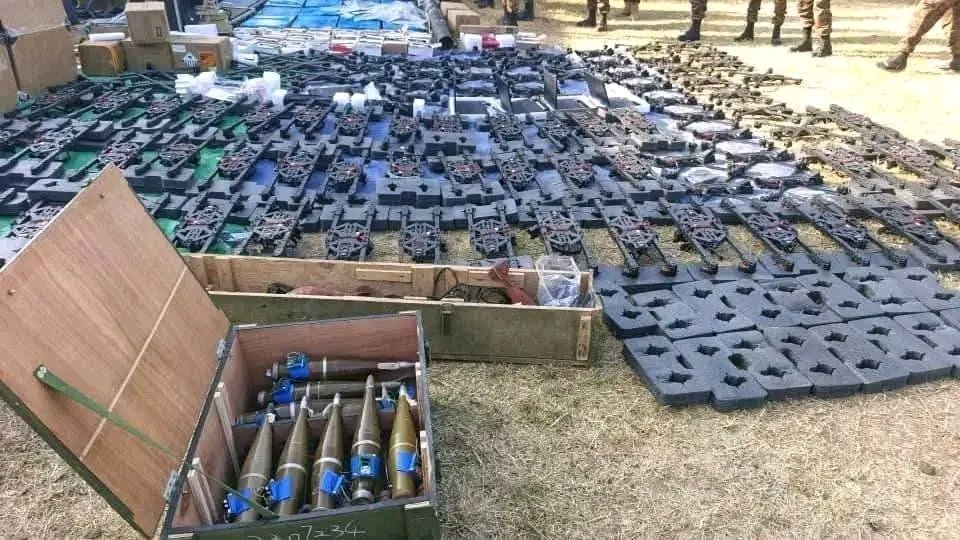 MMuhabie's tweet photo. 🚨 #BREAKING
Ethiopian National Defense Force reportedly seized drone-related military equipment from TPLF forces near Beta Gabaz, Central Tigray, including 98 drones, 61 drone bombs, radar equipment, and 4 drone laptops.
#Ethiopia #ENDF https://t.co/xwnYPx6GgZ
