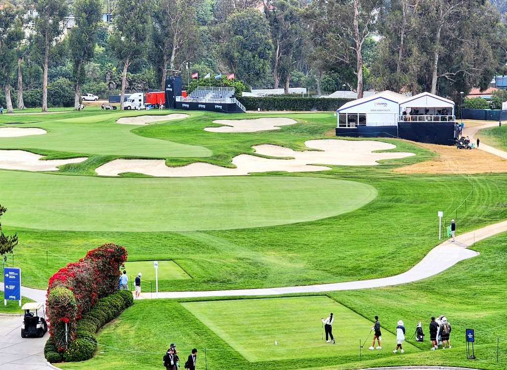 LinksNation's tweet photo. This Wednesday in SoCal - looks like my afternoon will be wide open before my redeye back east (At Sherwood on Tuesday).

Considering options, haven't been to @goathillpark yet, so that's the leader in the clubhouse. Last few trips there were Santa Ana, Riv, Bel Air, Maggie Hathaway, Mulholland Hills, and Lakeside. Will consider any ideas or invitations. Throw em at me...