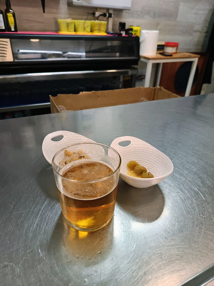 venturonps's tweet photo. O'clock...#Beer https://t.co/sdAoiw0laM