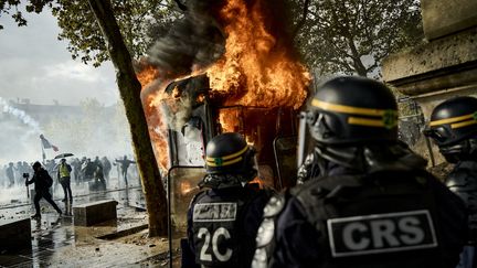 FilFrance's tweet photo. 1200 voyous ont été interpellés.
Combien seront condamnés par la justice majoritairement isalmo gauchiste ? https://t.co/iFFByyqrtV