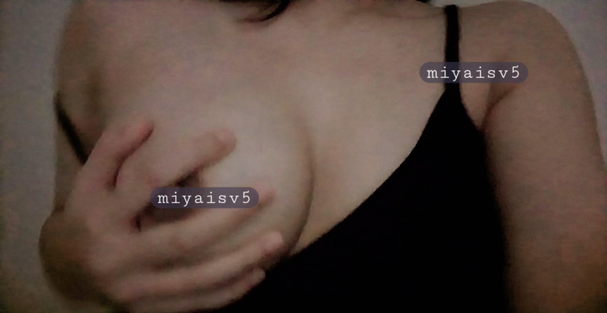 miyaisv5's tweet photo. Pijetin terus biar makin gede nennya 😋 https://t.co/hpPUIQQgLh