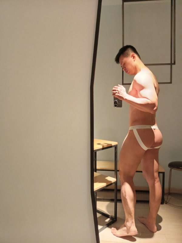 fuzhoumuscle's tweet photo. 福州肌肉私教体育生@fuzhoumuscle练���烫的身，遇爱做的人！
看主页，加微信flyingzcat66或者QQ384044157预约！
#福州 #大胸肌 #肌肉男 ＃体育生
后续更精彩！十万大号被封，关注回归！ https://t.co/oZcMEcYEHd