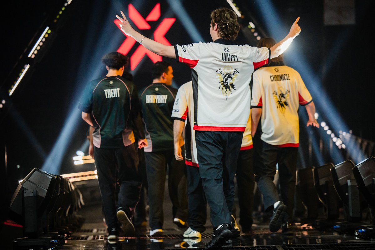 TeamVitalityVAL's tweet photo. Our Joker IGL 💛 https://t.co/857F37bVZx