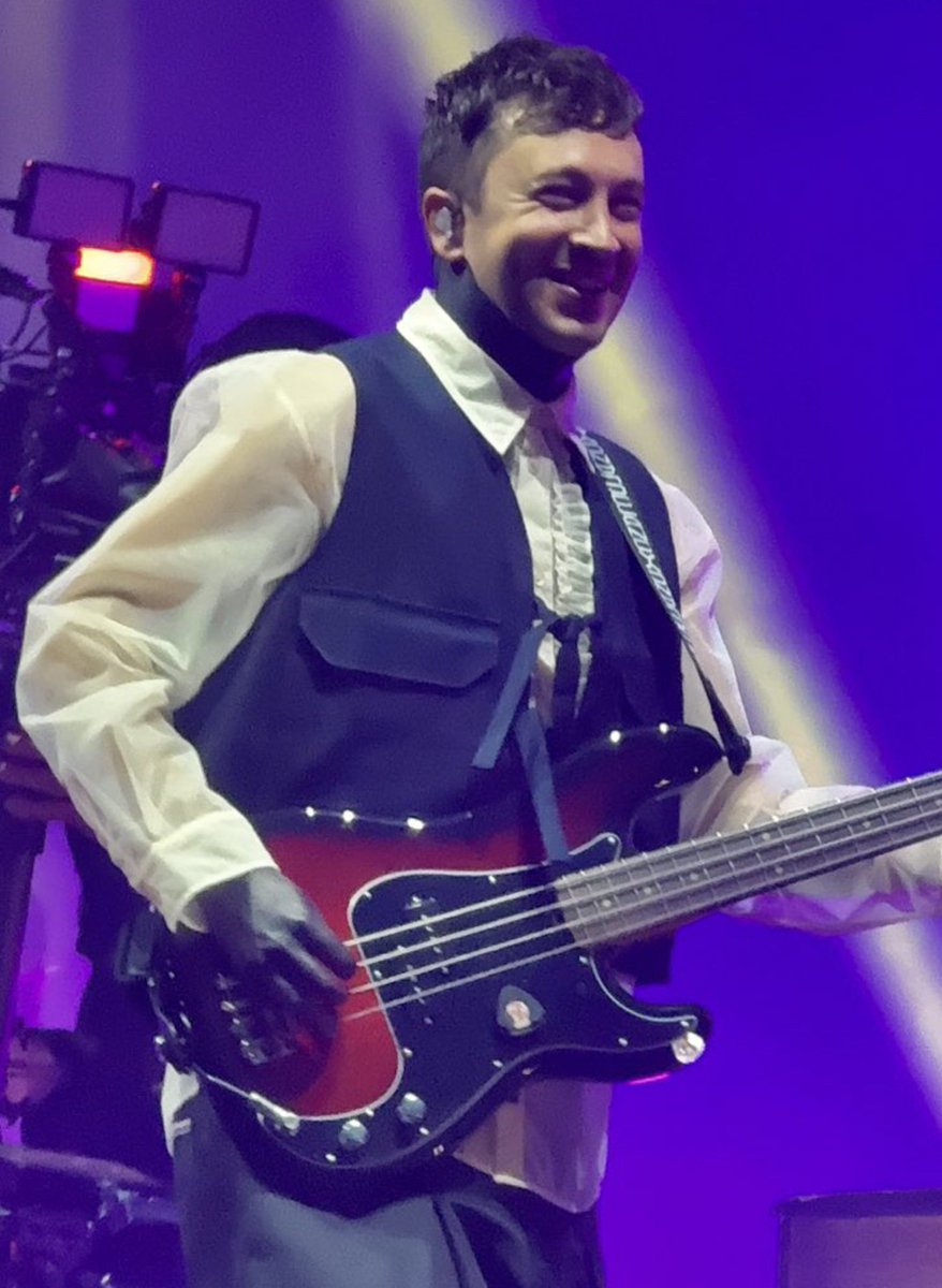 midwesttiindigo's tweet photo. pause because tyler was hitting that Ryan ross yesterday https://t.co/ovKxFw0UHB