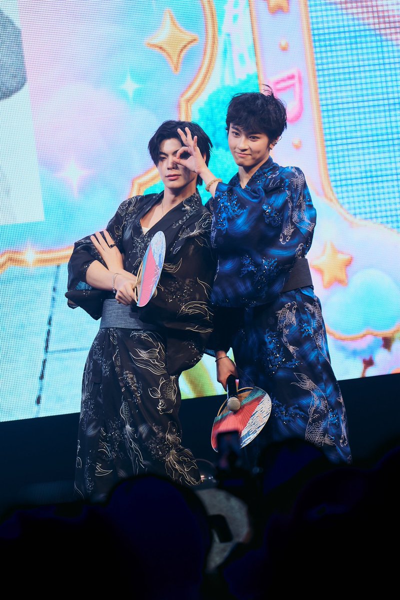 1TooTHEE's tweet photo. #DuangFMinJapan #DuangWithYouSeries #TheeWave 🇯🇵🐔🍒

จบลงไปแล้วทั้ง 2 รอบ กับงาน Duang Go Round FAN MEETING in JAPAN 🎨🎸 ✨

พี่นับเลขขอขอบคุณแฟน ๆ ทุกคนที่ร่วมเป็นส่วนหนึ่งขอ��ความทรงจำแสนพิเศษในครั้งนี้ และร่วมส่งมอบความรักให้กับเหล่านักแสดงจาก “ด้วงกับเธอ Duang With You Series” 🥰💖

ขอบคุณทุกกำลังใจ ทุกการสนับสนุนที่มอบให้กับด้วงกับเธอ และน้องธีร์ @tthi_eks น้องเวฟ @waavetnp เสมอมา ขอบคุณที่คอยอยู่เคียงข้าง คอยซัพพอร์ต และมอบความรักให้เด็ก ๆ ของพวกเราอย่างดีเสมอเลยนะคะ หวังว่าทุกคนจะได้รับความสุขและเก็บความทรงจำดี ๆ จากงานครั้งนี้กลับไปเต็มหัวใจเลยน้า 🫶🏻💙

Thank you to everyone who supported “Duang With You Series” and joined us in creating such special memories at both rounds of Duang Go Round FAN MEETING in JAPAN. Thank you for all the love, encouragement, and support you continue to give Thee, Wave, and the entire cast. We truly appreciate every bit of love you share with them. We hope everyone had a wonderful time and will cherish these beautiful memories. 💖🙏🏻