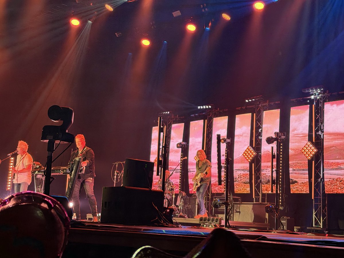 Sin434987's tweet photo. Went to see Lonestar on Friday evening with the best company i could ever ask for. It was an excellent show and well worth the drive with my passenger princess and navigator by my side. https://t.co/KZGj2hHEJ8