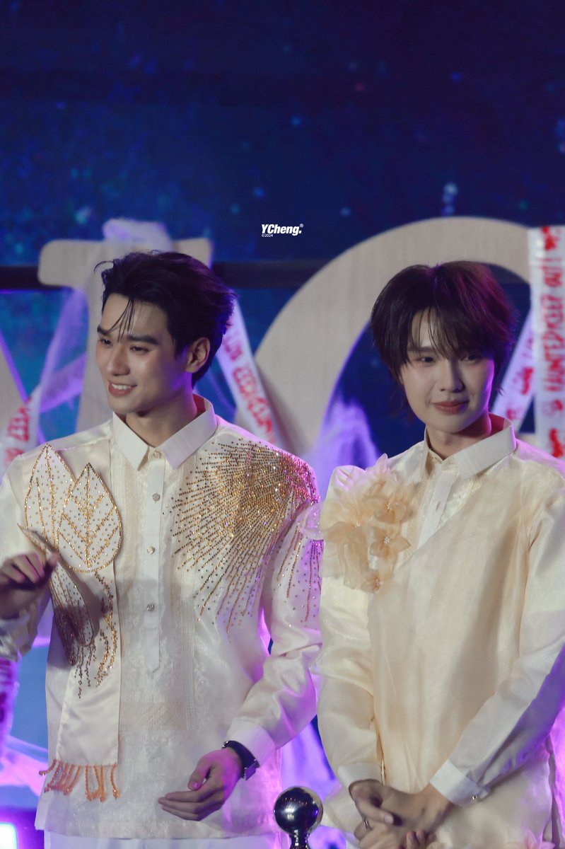ycheng1205's tweet photo. Sorry, I needed to leave in a hurry. I was far back in the line when they appeared, so I just snapped a few shots.

KENGNAMPING FAN MEETING IN MANILA
#KengNampingFMinManila
#KengNamping https://t.co/NU11Pl9QUI