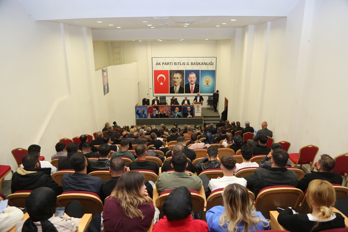 AkpartiBitlis13's tweet photo. İl Başkanımız Sn.@EnginGunceoglu, Merkez ilçe Başkan vekilimiz, Belediye başkan vekilimiz, İl Gençlik Kolları Başkanımız, İl Kadın Kolları Başkan Vekilimiz ve teşkilat mensuplarımızın katılımlarıyla, 

Ekim Ayı Merkez ilçe Danışma meclisi toplantısı gerçekleştirildi. Dava şuuru, teşkilat bilinci ve güçlü birlikteliğimizle; Liderimiz, Cumhurbaşkanımız Sayın Recep Tayyip Erdoğan’ın liderliğinde Türkiye Yüzyılı hedeflerine kararlılıkla yürüyoruz.

Birlikte güçlüyüz, birlikte başaracağız! Durmak yok, yola devam!