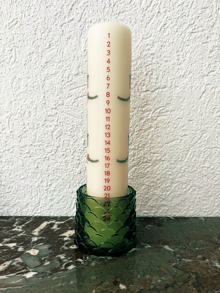 Scissorisback's tweet photo. J’ai acheté cette bougie de l’avent chez Søstrene Grene mais maintenant j’ai un petit doute sur sa réelle utilisation 😅 https://t.co/MkDgsQn96F