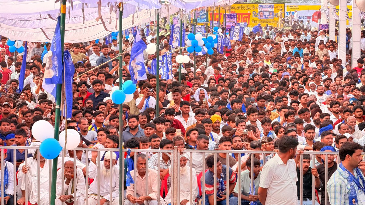 BhimArmyChief's tweet photo. आज जिला अमरोहा की विधानसभा हसनपुर में आयोजित विशाल जनसभा में अपनों के बीच।

जनसभा को सफल बनाने के लिए दिन-रात मेहनत करने वाले सभी पदाधिकारियों, कार्यकर्ताओं और सहयोगियों का हृदय से आभार। अपने अपार प्यार, समर्थन और विश्वास से जनसभा को ऐतिहासिक बनाने वाली अमरोहा की महान जनता को दिल से सलाम और अभिनंदन।

आपकी यह एकजुटता आजाद समाज पार्टी (कांशीराम) के मिशन-2027 को नई ऊर्जा और ताकत देगी।

जय भीम! जय भारत! जय मंडल!
#ASP_K_Mission2027