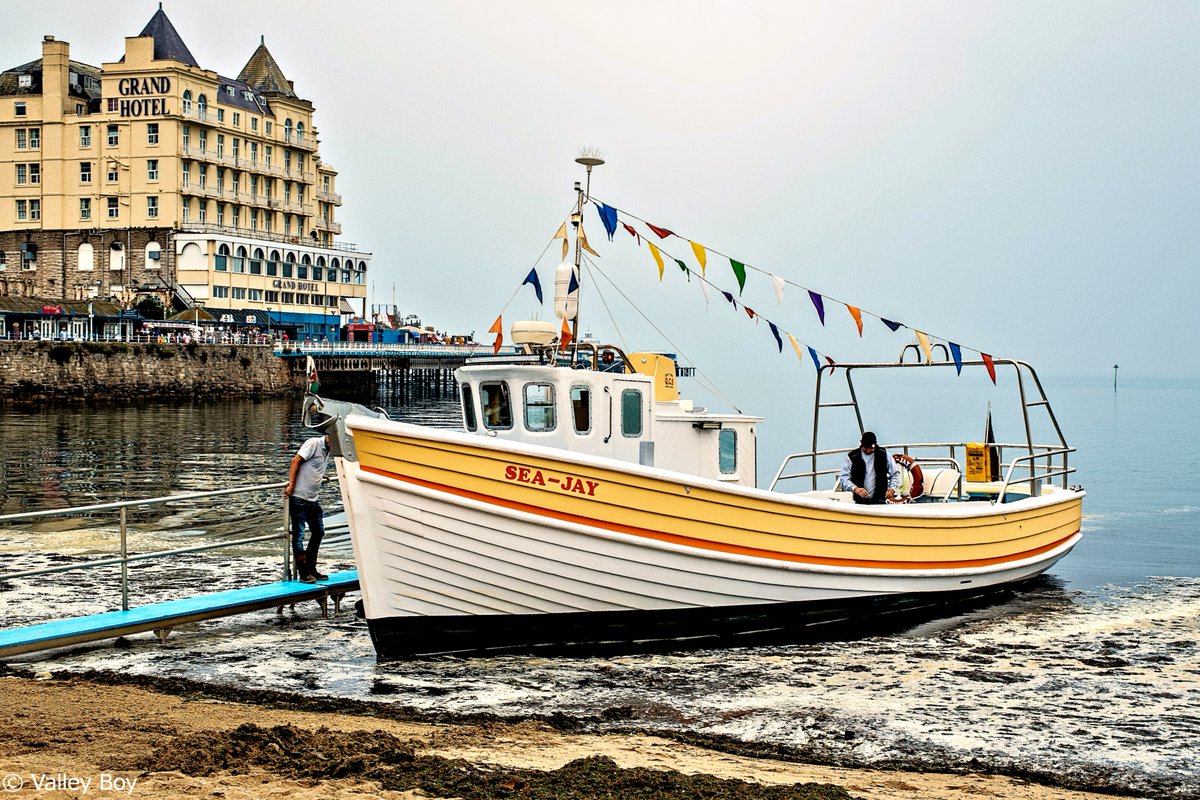 BJRoberts's tweet photo. Making seasonal day trips and extended stays to Llandudno both fun and educational, Llandudno Boat Trips. @Ruth_ITV @ItsYourWales @visitwales @NWalesSocial @northwaleslive @OurWelshLife @northwalescom @AllThingsCymru #Llandudno #LlandudnoBoatTrips #NorthShoreBay #IrishSea #Wales https://t.co/6oU0N4HsFP