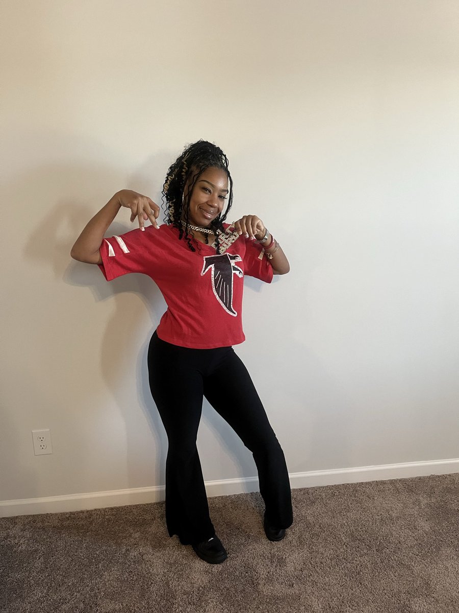 herlilself23's tweet photo. It is #gameday @AtlantaFalcons #dirtybirds You already know who WILL be there screaming and ishhh https://t.co/GzCBCY1uYX