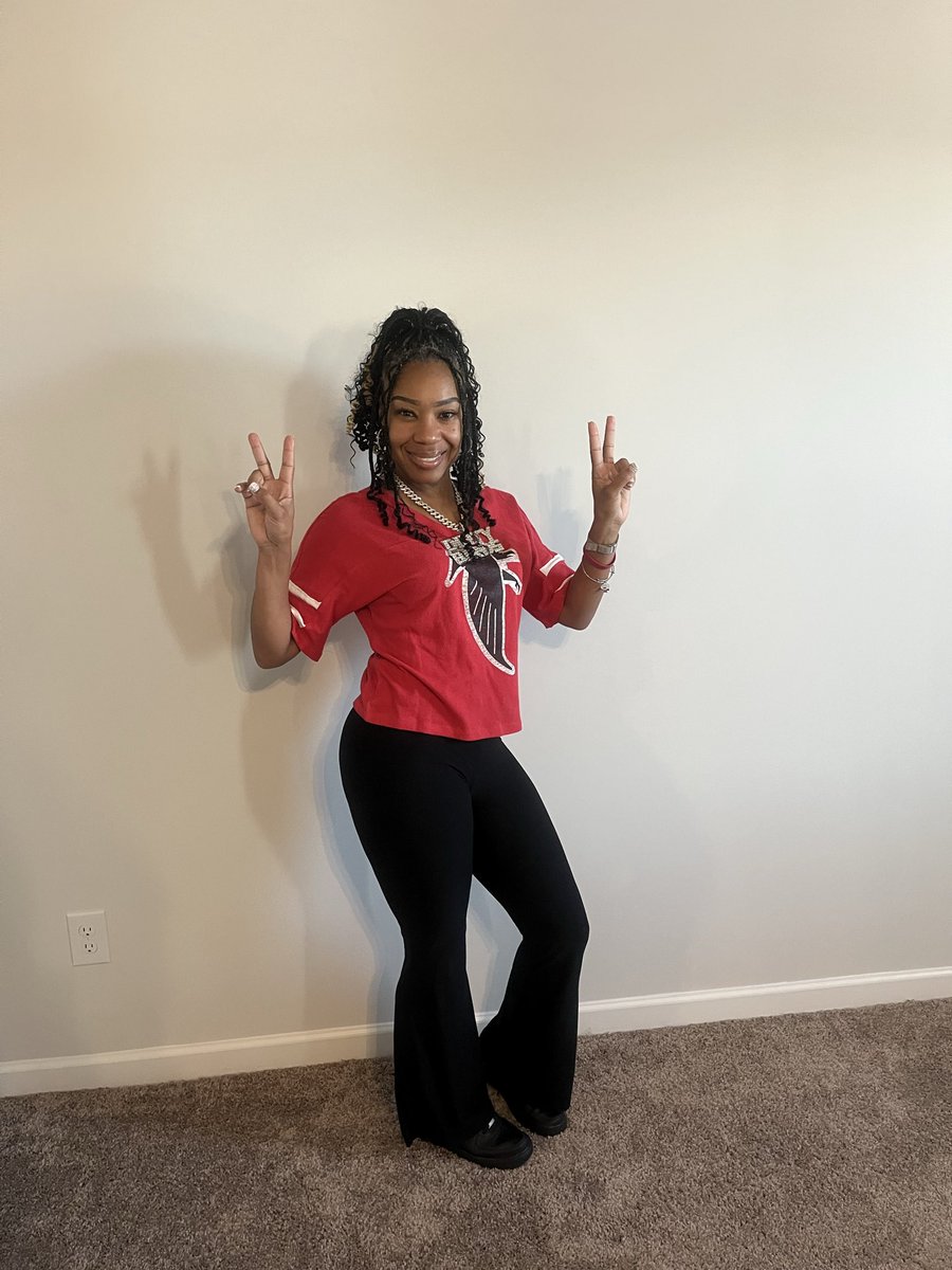 herlilself23's tweet photo. It is #gameday @AtlantaFalcons #dirtybirds You already know who WILL be there screaming and ishhh https://t.co/GzCBCY1uYX