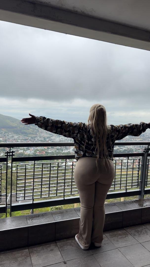 gloriabugie1's tweet photo. Cape Town is treating me good😊 https://t.co/oRMd4TLrFS