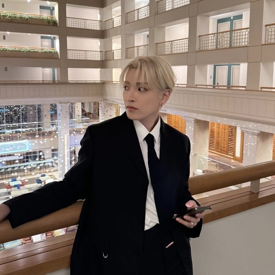 hgjoongz's tweet photo. missing blonde hongjoong hours https://t.co/j40tlxNMqJ