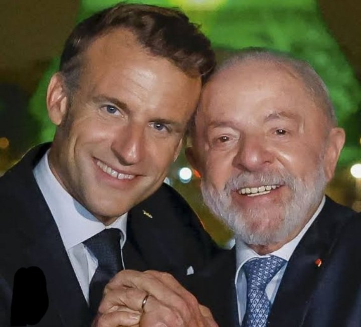 Adriano29CO's tweet photo. No Brazil, as ex-querdas se unem ao imperialismo na farsa da luta da democracia versus fascismo.
E ainda colocam a culpa no povo,  que vota na extrema-direita. https://t.co/hDzeGmmP8C