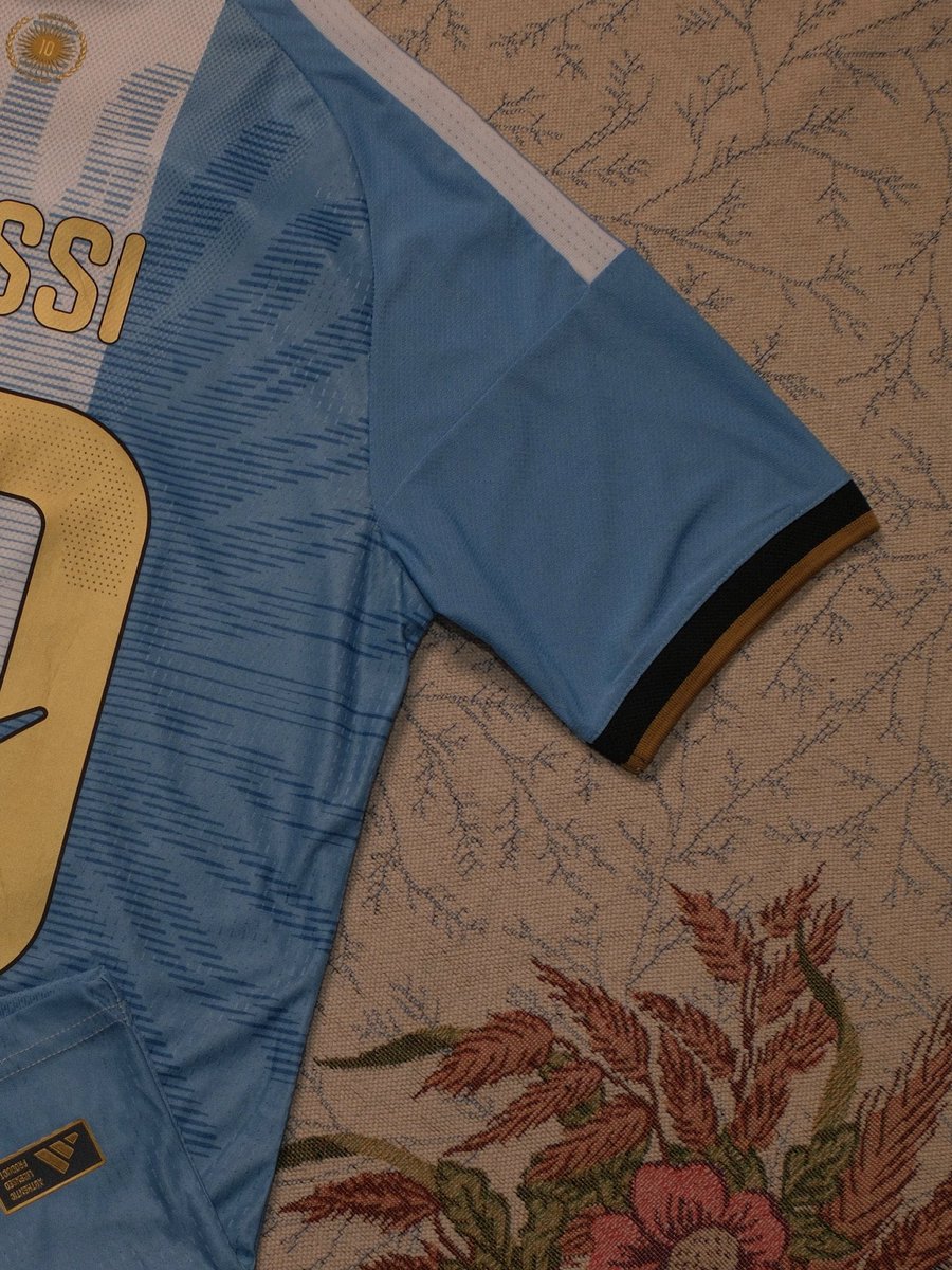 45MinStore's tweet photo. THE LAST DANCE!

THE GOAT 🐐

MESSI 10

S,M,L,XL,2XL

45Minutes Mwenge Flagship https://t.co/5kqobuy9ae
