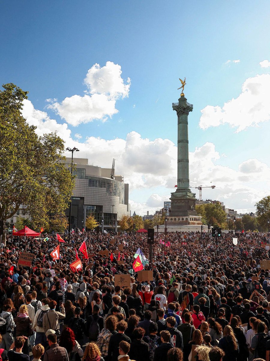 FonsiLoaiza's tweet photo. Convocadas huelgas generales en Europa:

- 5 noviembre en Francia💙🤍❤️

- 11 noviembre en España♥️💛💜

- 20 noviembre en Italia💚🤍♥️ https://t.co/UV0jJQwMm2