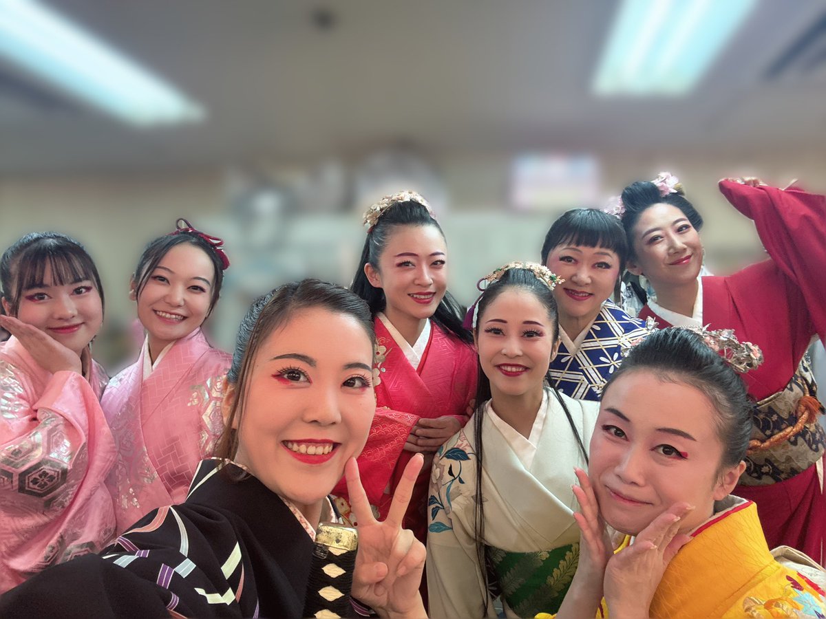 yu_mi_ueda's tweet photo. #わたしを殺して 無事千秋楽を迎えることができました🌸
ご来場いただきまして誠にありがとうございました✨
素敵なお兄さんたちの従者・真紅茶乃として生きたこの時間は学びの多い稽古期間、本番となりました💕
またいつかご一緒できる日まで🔥
ありがとうございました😊✨ https://t.co/mAp695qrAg