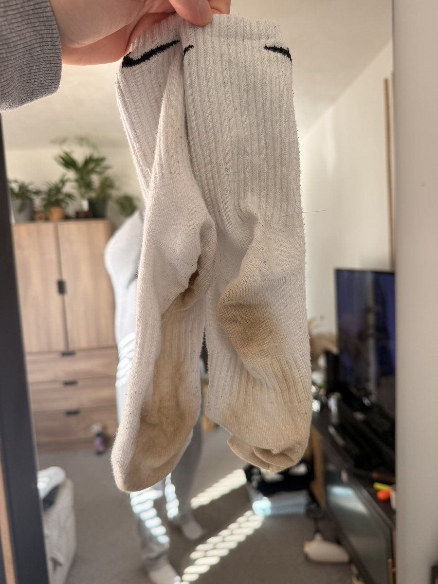 boyinprivate's tweet photo. Anybody for some smelly Nikes before I wash? £15😎 https://t.co/CfZXfD7RYe