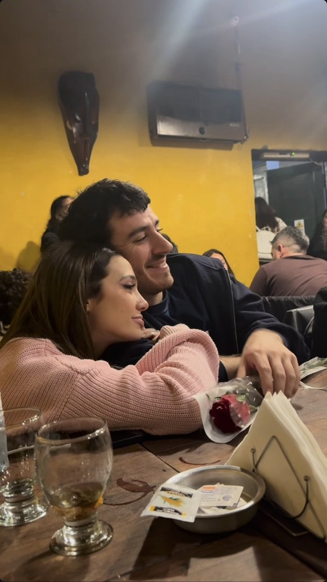 awchlatormenta's tweet photo. Tesito y pierna 🥹 aguante los amigos que te bancan en todas, incluso yendose 24hs a salta solo para ver tu show https://t.co/eXJx3b5oz6
