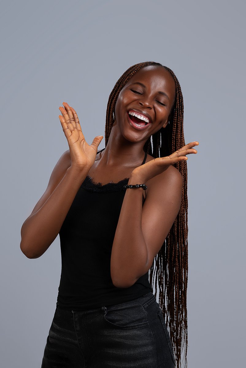 NifaPhotography's tweet photo. A FEMALE PHOTOGRAPHER'S PORTRAIT📸.
@NifaPhotography
#Trending #femalephotographer #beninphotographer #fypシviral #nigerianphotographershub #photographerinbenincity #TrendingNews https://t.co/dfFD0jMHlN