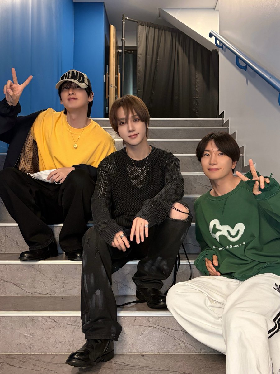 YESUNG_smtown's tweet photo. ABOUT THE THINGS WE CALLED ORDINARY w/ #LEETEUK, #EUNHYUK ✨

#예성 #YESUNG
#슈퍼주니어 #SUPERJUNIOR
#ABOUT_THE_THINGS_WE_CALLED_ORDINARY https://t.co/AsTZht4JSz