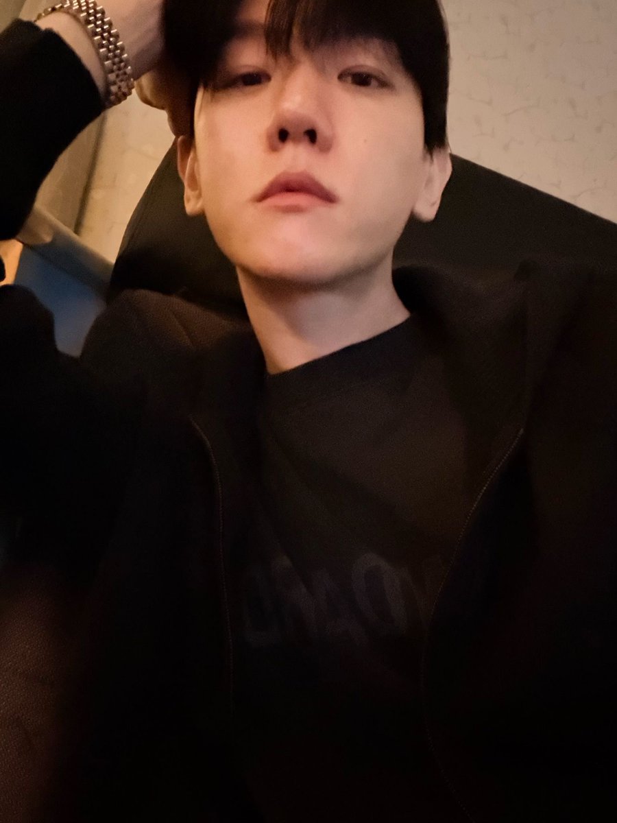 Bmylullaby's tweet photo. at work                                   in bed https://t.co/OSYtfE7zu5