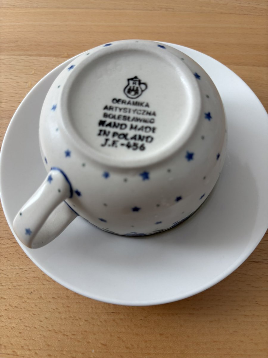 ybukkoly's tweet photo. やわやわプリンを作って器に出した。出た姿はご想像にお任せします。 https://t.co/wJOTMBUrYJ