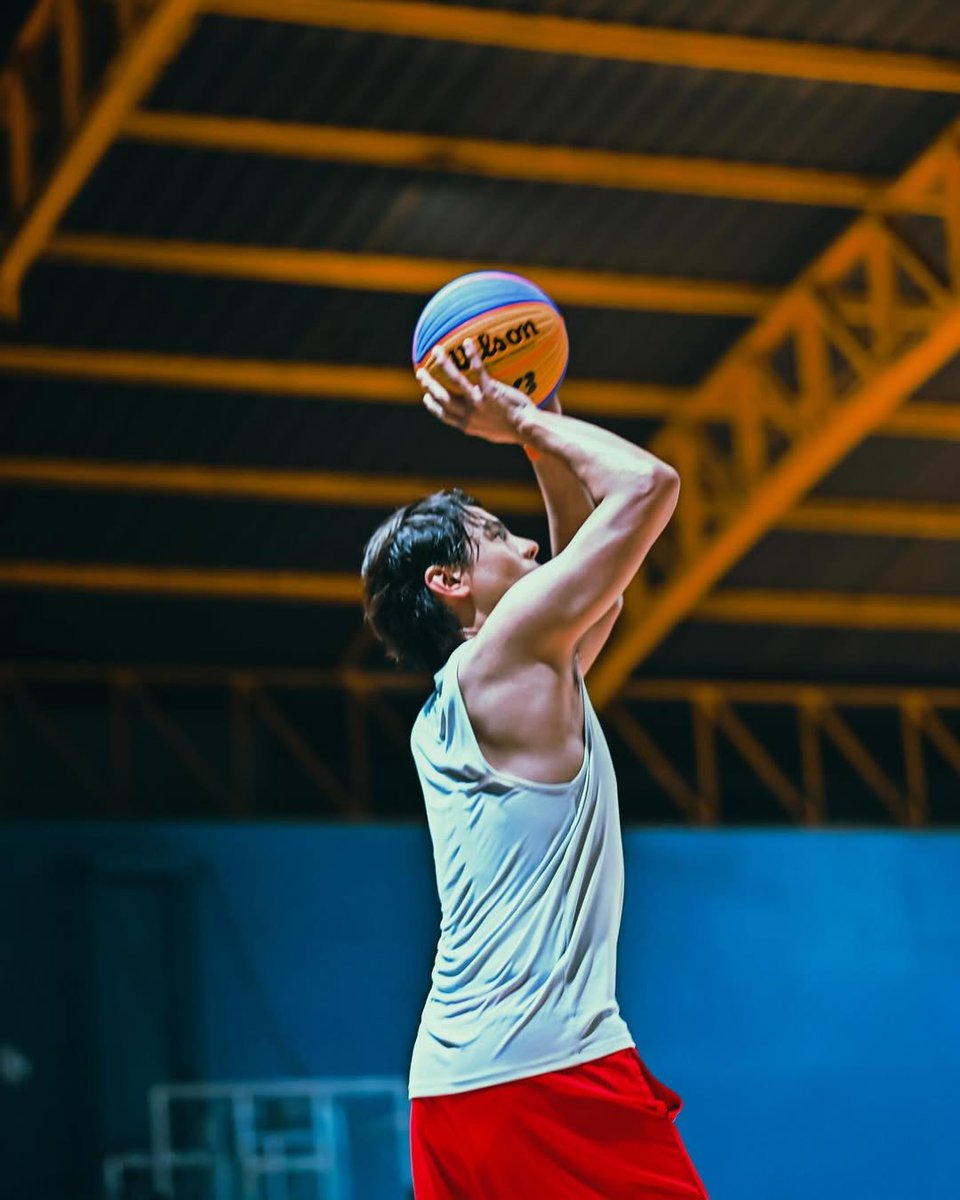 ammypcrd's tweet photo. ชอบพี่แบงค์ลุคนักบาสมาก
ฝากรายการ 3 fight 3 basket boy
เชิญพี่แบงค์ไปอีกนะคะ🥺

#bankartit https://t.co/qZAt9Iu06m