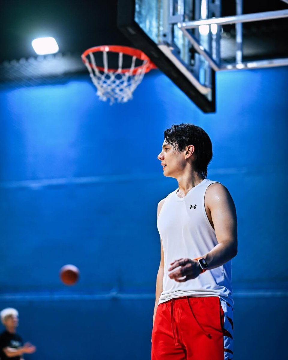 ammypcrd's tweet photo. ชอบพี่แบงค์ลุคนักบาสมาก
ฝากรายการ 3 fight 3 basket boy
เชิญพี่แบงค์ไปอีกนะคะ🥺

#bankartit https://t.co/qZAt9Iu06m