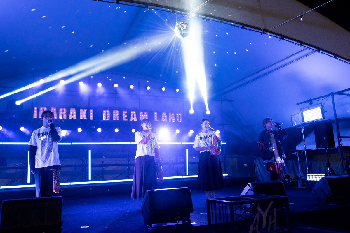 ibarakidream's tweet photo. 夜のピクニック、キャスト4人の集結
1000人合唱
IBARKI DREAM LANDフィナーレ花火を
最後に幕を閉じました。🎇

✨IBARAKI DREAM LAND 2026✨
2日間たくさんのご来場本当に
ありがとうございました🌸

このフェスを作り上げてくれた出演者・スタッフ・ボランティア・出店者のみなさん、そして足を運んでくださったすべての方々からへ心から感謝を申し上げます。

これからも、茨城から夢を描き続けていきます。またここで必ず会いましょう。

茨城から、最高の景色を。
本当にありがとうございました。

@yutoadachi 
@ibarakidream 

・

下記 # をつけて投稿して皆んなで
フェスを盛り上げよう🔥✅

#茨城フェス
#イバラキドリームランド 
#IBARAKIDREAMLAND