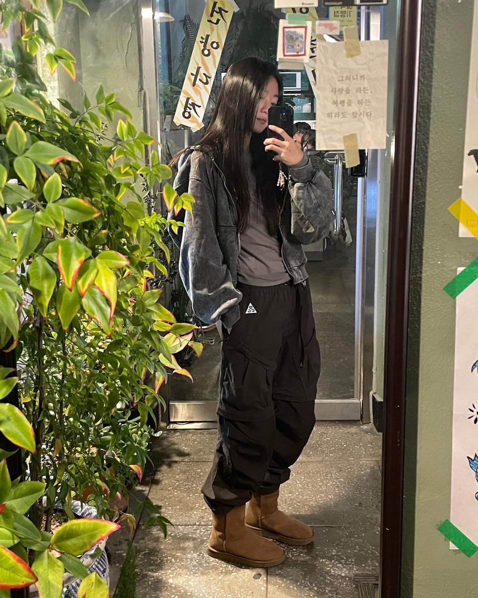 foreversiyah's tweet photo. Hey there! 🌞 Just wanted to say, you’ve got a spark in you—let it light up the path ahead. 🌈
TZrYqIrp https://t.co/kar0g6ftyl