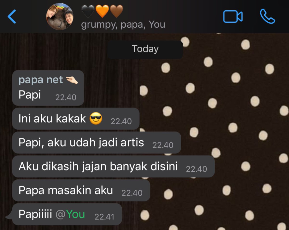 beababooyah's tweet photo. #netjj ft. #jookkroo dan sedikit #JTOhm au:

edisi jookkroo mnjadi artis 😜☝🏻 https://t.co/tKCLGZPFpV