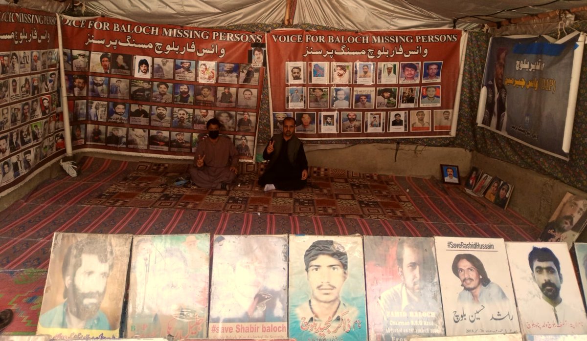 VBMP5's tweet photo. بلوچستان میں جبری گمشدگیوں کے خلاف وائس فار بلوچ مسنگ پرسنز ( وی بی ایم پی ) کے زیر اہتمام کوئٹہ پریس کلب کے سامنے قائم احتجاجی کیمپ کو 6392 دن مکمل ہوگئے۔
#EndEnforcedDisappearances https://t.co/GnR7DoyxqQ
