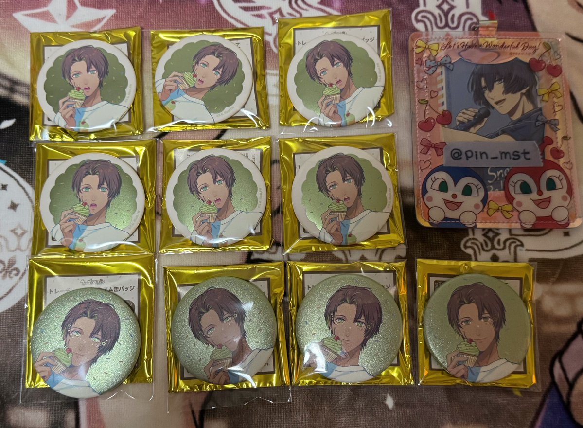pin_mst's tweet photo. 【交換】うたプリ BGS BMC マルイ 缶バッジ   カップケーキ 

譲：セシル 嶺二 蘭丸
求：真斗＞レン

セシル含むお取引優先 
セシルは迷子を減らしたいため比率違い等対応可能です。
レア優先で求めております
大阪市内手渡しor郵送 https://t.co/Xjm9iQ44WH
