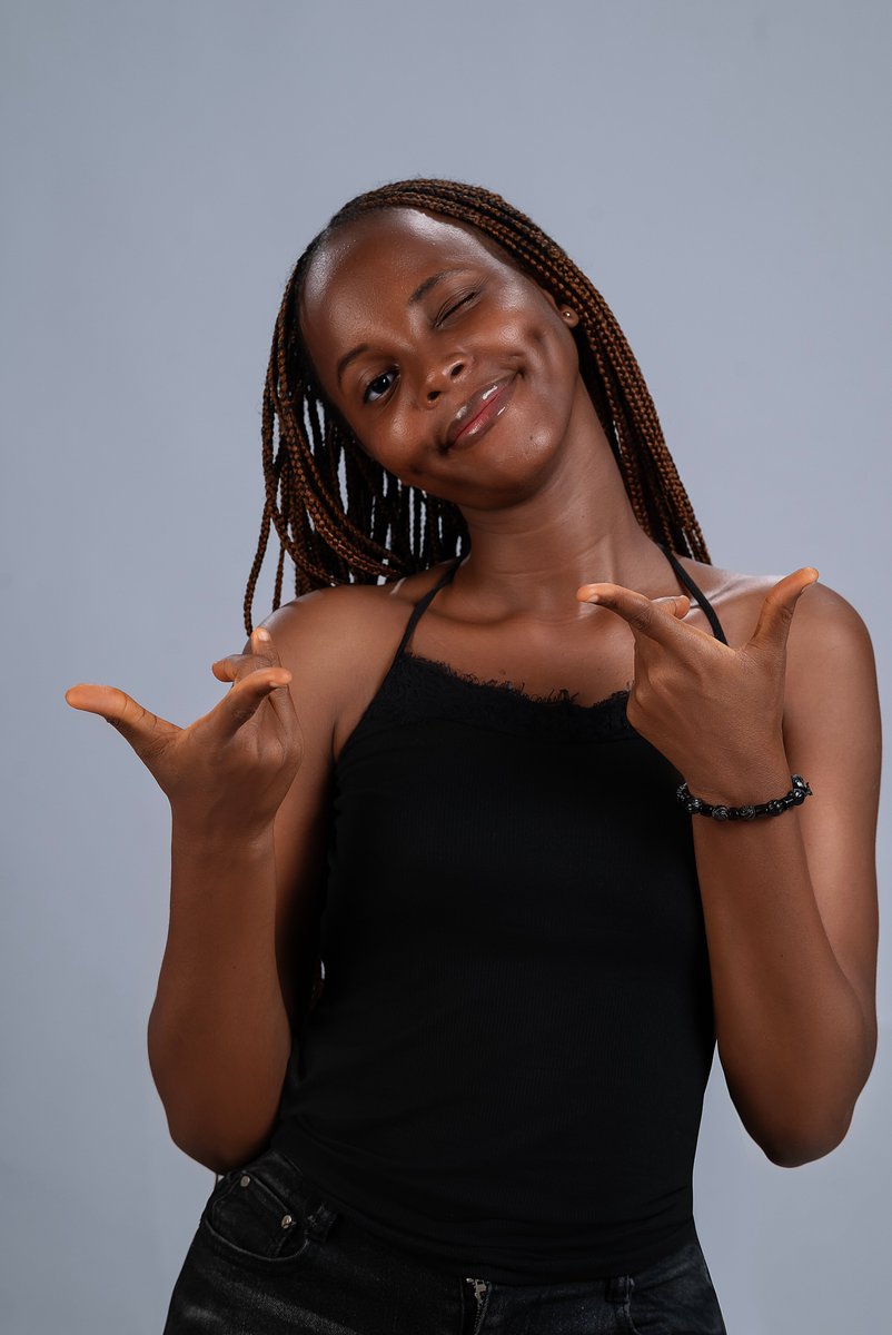 NifaPhotography's tweet photo. A FEMALE PHOTOGRAPHER'S PORTRAIT📸.
@NifaPhotography
#Trending #femalephotographer #beninphotographer #fypシviral #nigerianphotographershub #photographerinbenincity #TrendingNews https://t.co/fF4MowcxYr