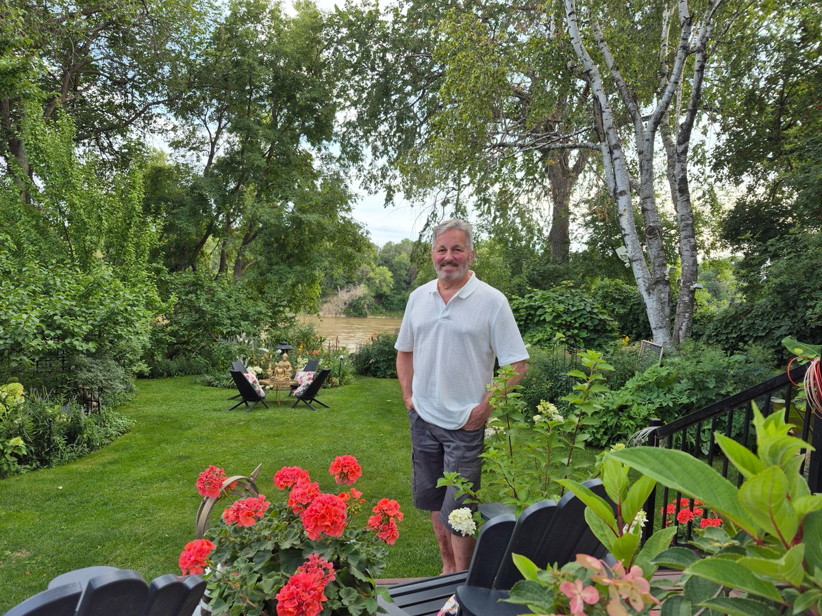 collzac's tweet photo. Step into this beautiful garden &amp; discover a travel-inspired exotic garden as the owner shares tips on overwintering potted hydrangeas. It's hydrangea heaven: https://t.co/K7j6tdckaK

#GardenBeauty #gardeningtips #hydrangeas #gardeninspiration #travelinspired https://t.co/cMjlKi7E8e