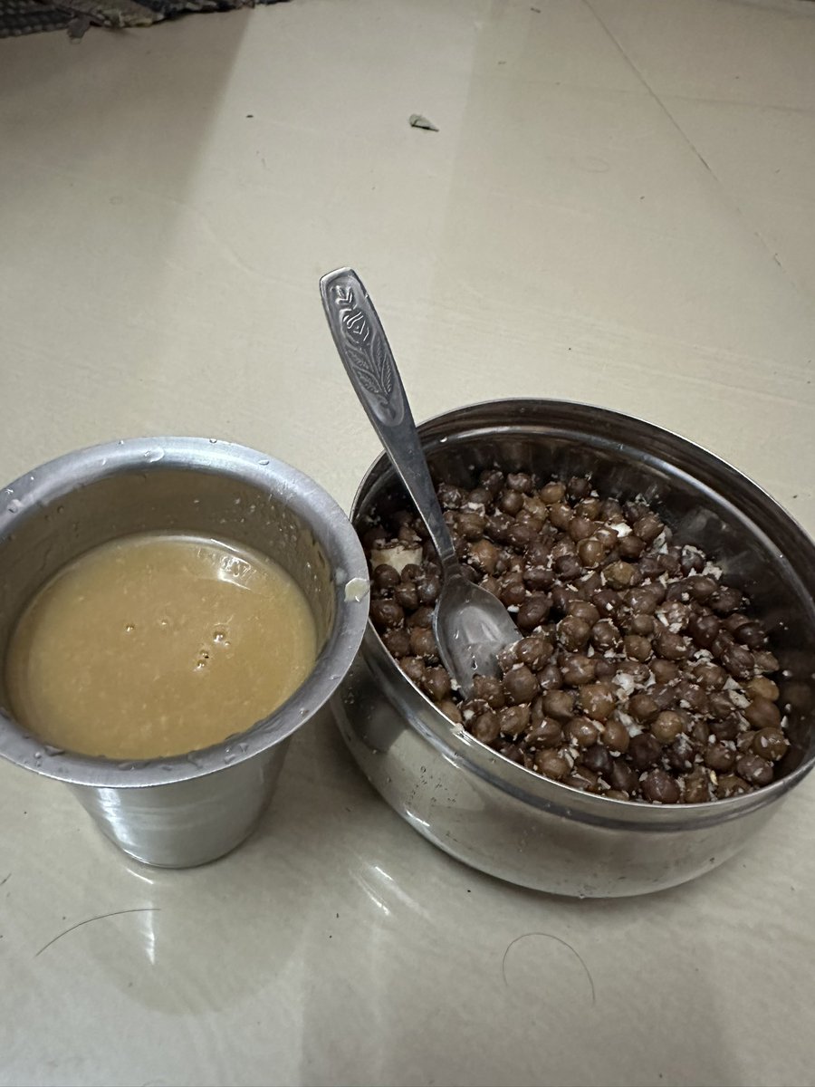 Panneer242002's tweet photo. Thenkai Paal +Sundal in Rain😁😋
#rain #Coimbatore #RainUpdate #Monsoon2026 #Coimbatore https://t.co/es8jMvhHnN