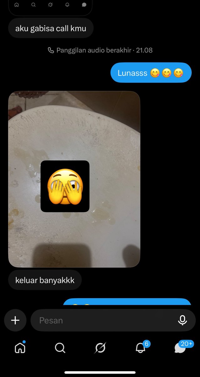 Tiaragz1's tweet photo. 😋😋😋 lunass happy2nyaaaa https://t.co/FgnQPe6ihD