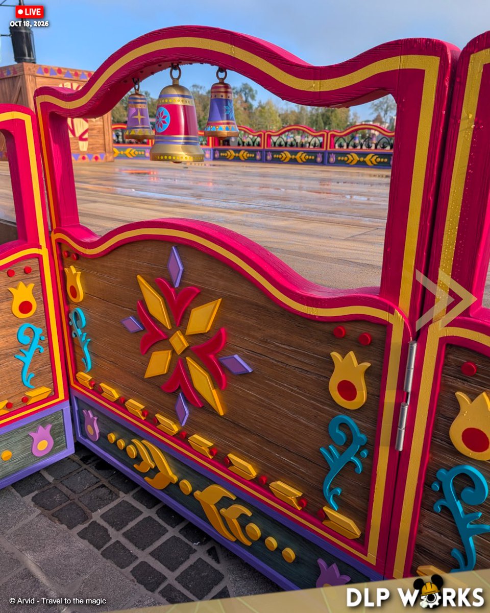 DLPWorks's tweet photo. [News] ⚠️🎄❄️ The stage for the Christmas show at World of Frozen has been set up!

➡️ For the first time, #DisneyAdventureWorld will celebrate the Christmas season, with festive decorations planned for World of Frozen from Nov 7, 2026, to Jan 6, 2027.
➡️ The first elements are already appearing in Arendelle, with the installation of the wooden stage for the upcoming Christmas show:
➖ Its Nordic inspired design features colourful panels, decorative floral motifs & small bells suspended from the central arch🚧
➡️ The early installation will allow teams to begin rehearsals ahead of the season, preparing for the Christmas entertainment planned only this are of the park!
➡️ On this stage, “the Arendelle Carollers” will bring traditional Christmas celebrations to the village streets, with Frozen characters, festive wishes & snowfall!
➖ Another show will also take place on the fjord at #DisneylandParis

📸 thanks to @travelttmagic & @mark__bakker (full gallery of 11 photos on our Facebook page)