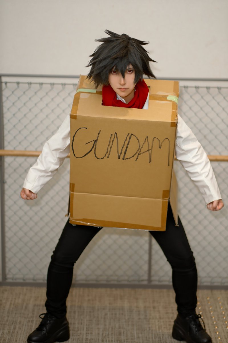 kardr_maru's tweet photo. ←私がタックル
俺がガンダム→

※コスプレイヤーは同一人物です https://t.co/3VGZx0iXFR