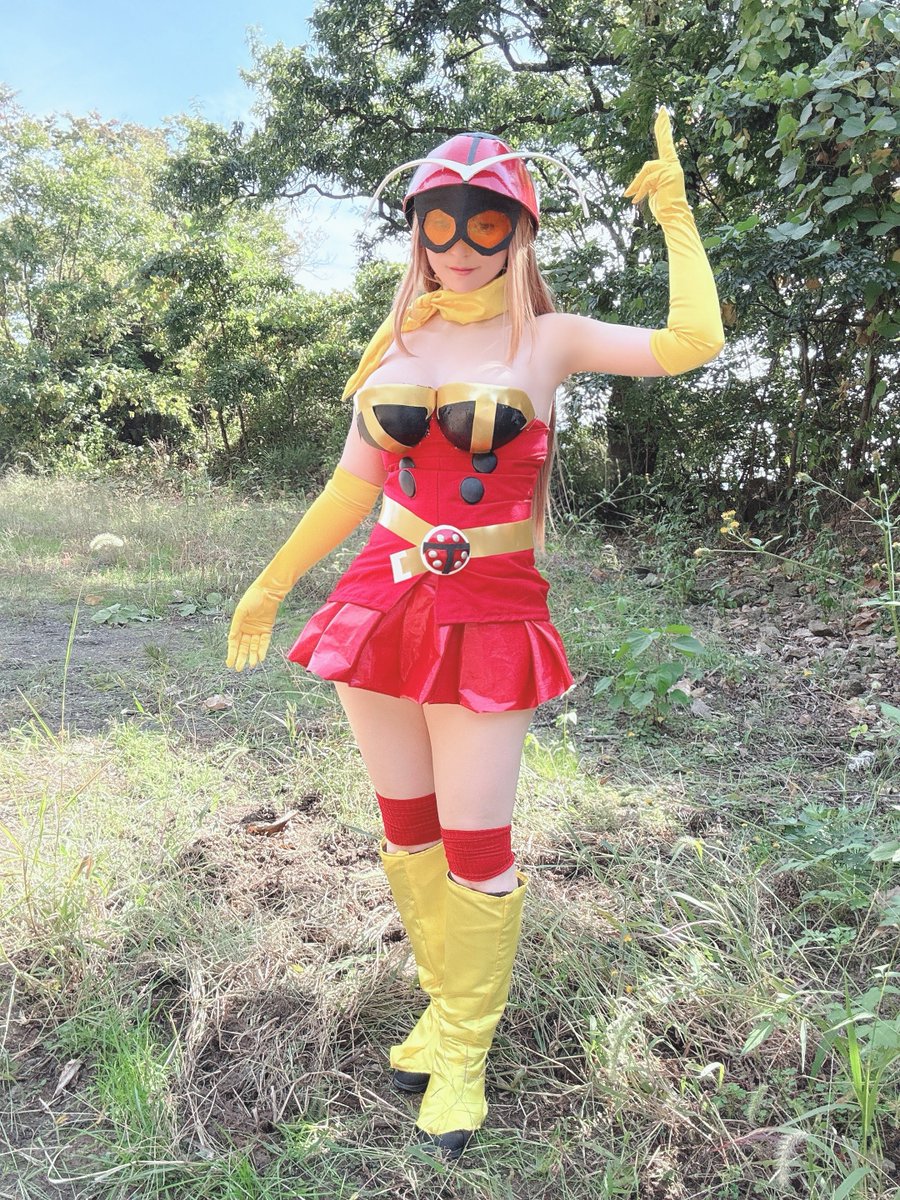 kardr_maru's tweet photo. ←私がタックル
俺がガンダム→

※コスプレイヤーは同一人物です https://t.co/3VGZx0iXFR