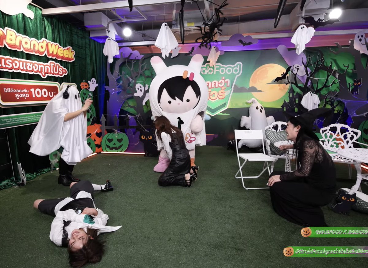 smthneverdie's tweet photo. ผัวใคร on the ground https://t.co/fjB7BpEAx2