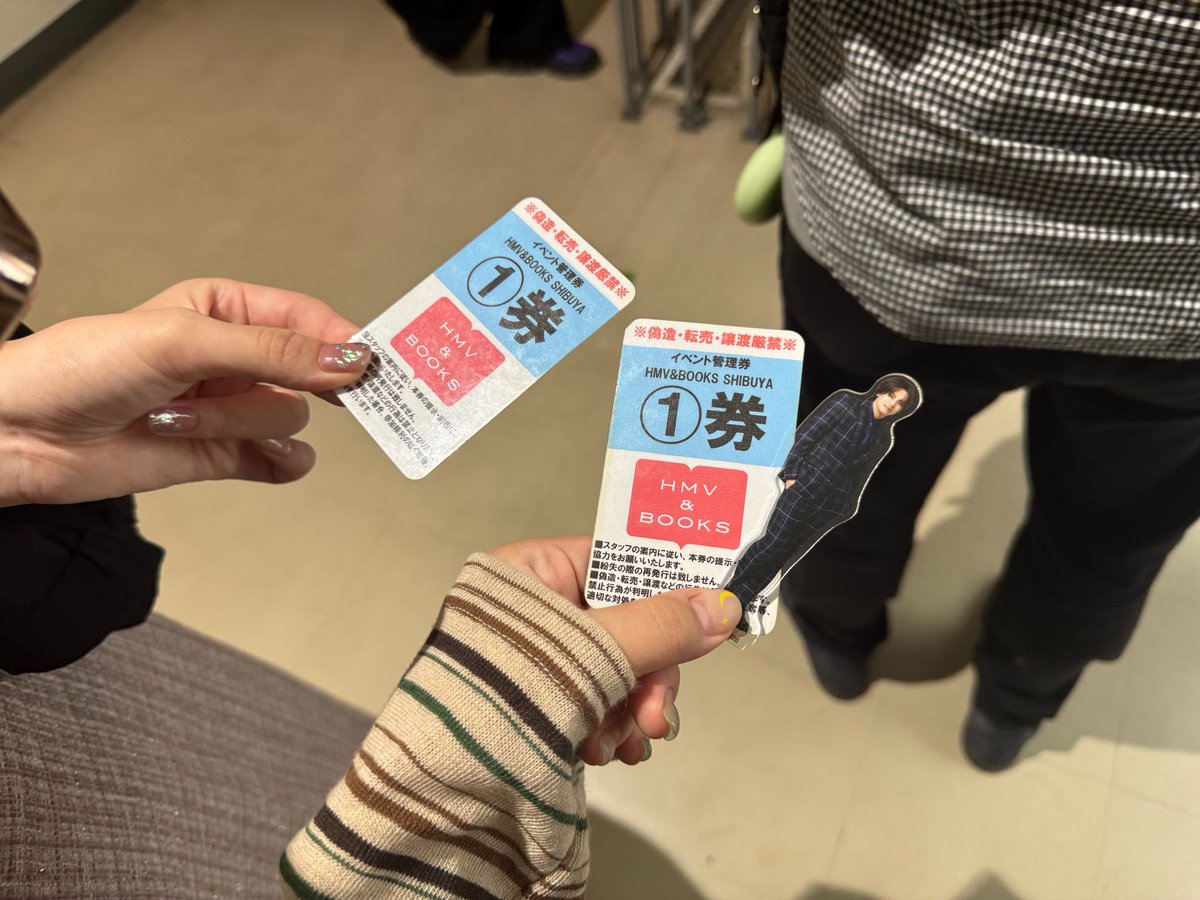 Na3Nspace's tweet photo. 初！お渡し会行ってきましたー

終わったあとほるそちゃんと一緒に回ってカフェでスイーツを食べました🫶

楽しかった❤️‍🔥 https://t.co/6vKM5fjAHq