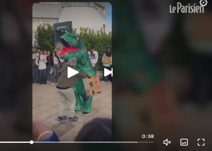 phenixsdev's tweet photo. Remember the pikachu from the instanbul riots?

I just found the france version

One of their symbols on the riots is this Dinosaur called  - Le Dinosaure

Which is The Dinosaur in french
https://t.co/hpW0lc2gOY

https://t.co/XJJcAAVRxF
SO many sources https://t.co/8Wnqph5VE9