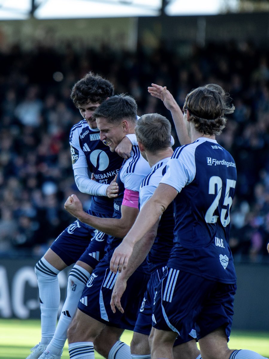 godset's tweet photo. FESTFOTBALL PÅ MARIENLYST! Vi leder hele 3-0 til pause! 🔥

📸 Foto: Tore Norrud https://t.co/nLkj0aw6JC