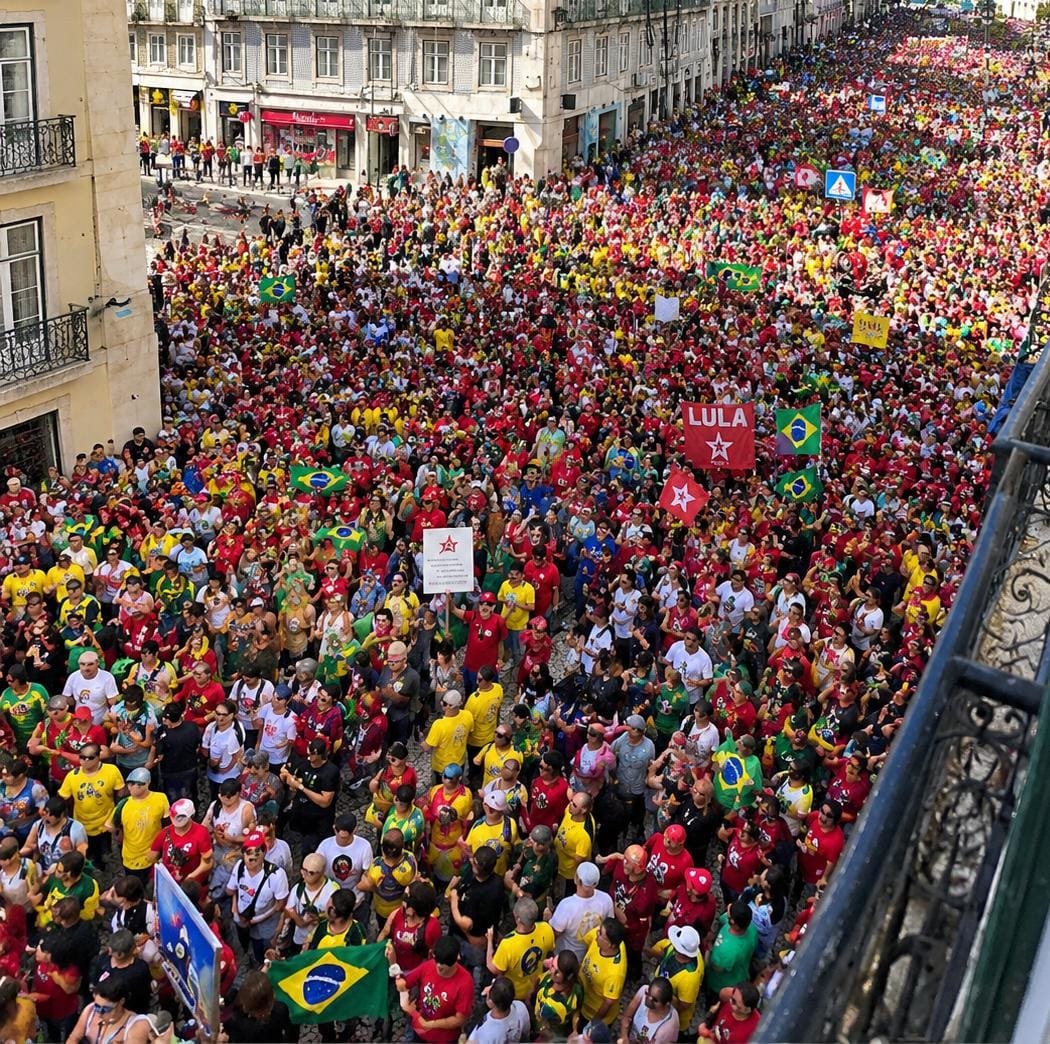 ContiComigo10's tweet photo. Lisboa Portugal com LULA https://t.co/0R9FLWr5iQ