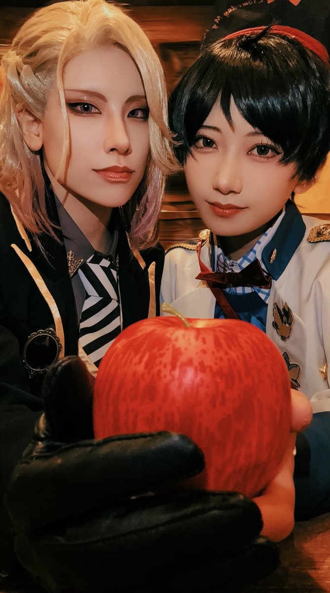 Kimera_03p's tweet photo. ヴィーくんでネージュと一緒でした🍎

#Dハロツイステ
#Dハロ仮装2026 https://t.co/Tv7py1U8fS